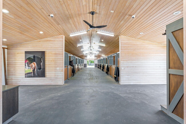 Photo - 13155 Southfields Rd