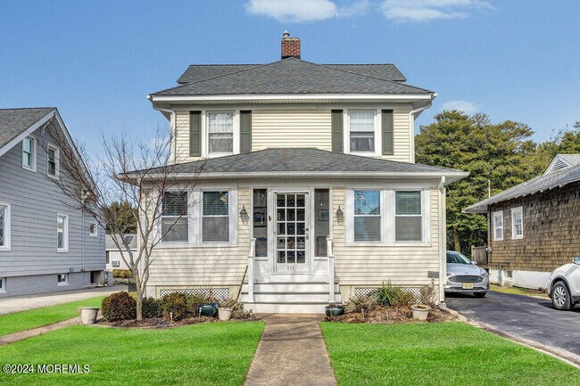 Photo - 111 Beacon Blvd House