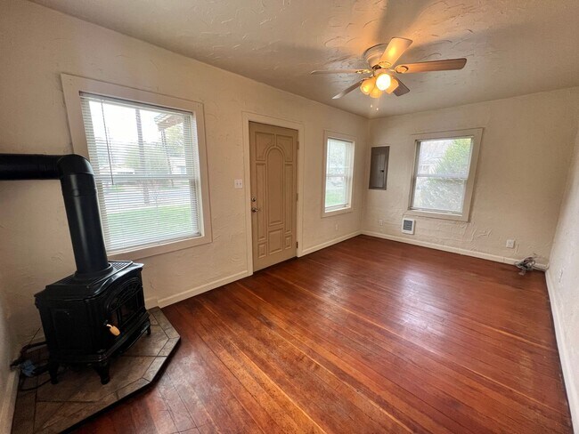 Photo - Charming 2 Bedroom 2 Bath Home Located Nea...