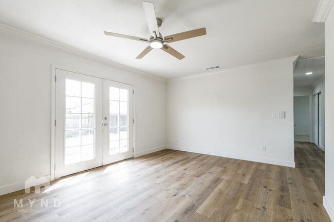 Photo - 5616 53rd Ave