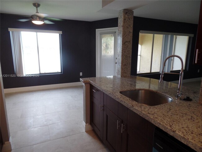 Photo - 2647 NW 33rd St Unit 2313