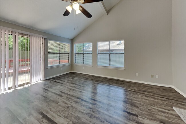 Photo - 3806 Village Oaks Dr