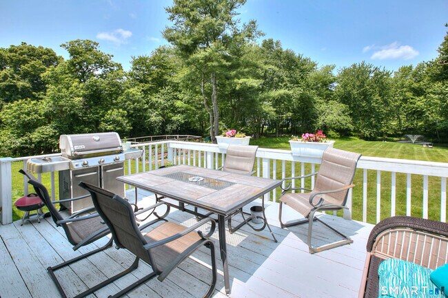 287 Greens Farms Rd