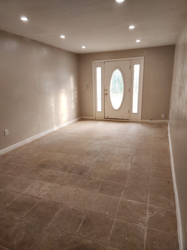 Photo - 2600 Countiss Dr