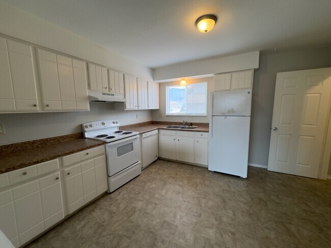 2116 Friendship Pl