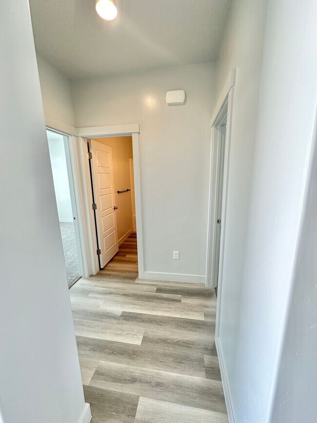 Desert Edge Home! 4 car garage! Price red... House Rental in St