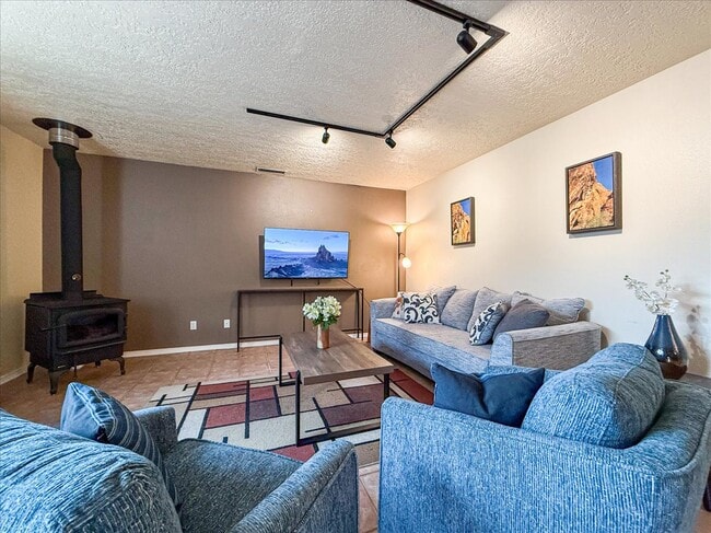 Building Photo - 521 Camino Solano Rental