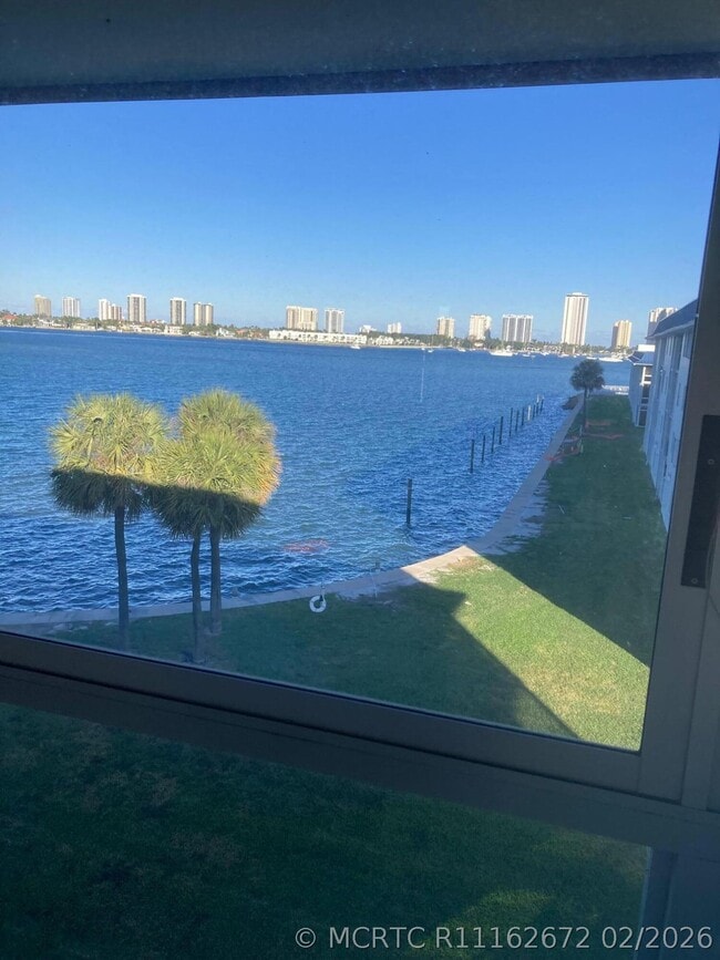 Photo - 2936 Lake Shore Dr Unit 409