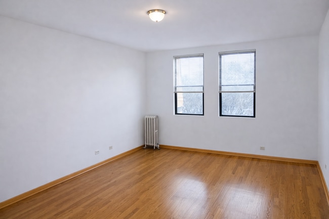 Photo - 1934 E 74th St Unidad 302