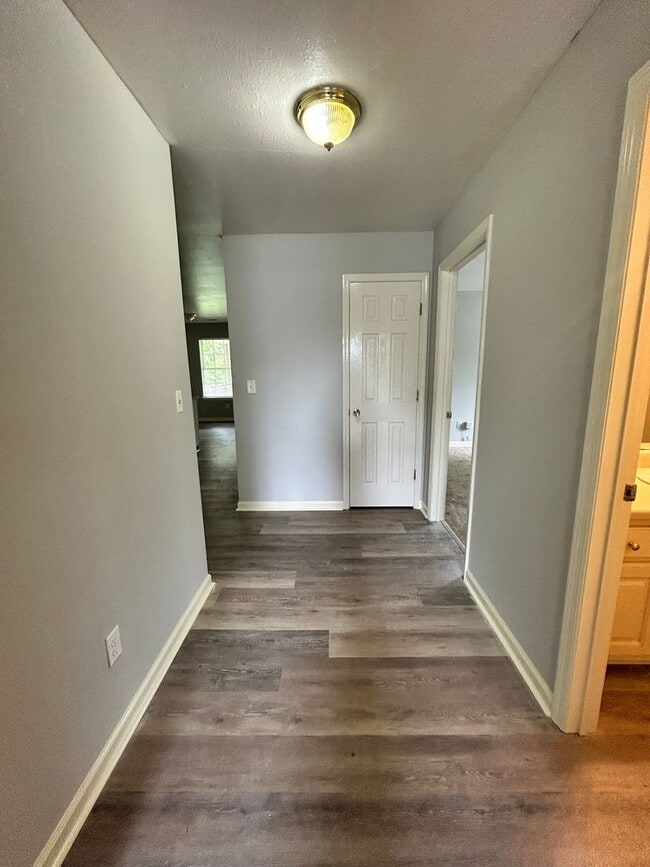 Photo - Charming 2 Bed, 1 Bath, 1 Car Garage, Covered Patio in Private Neighborhood!
