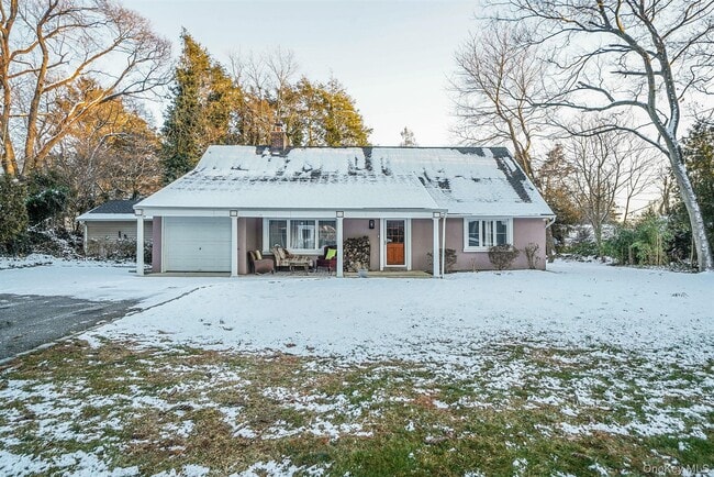 Building Photo - 6 Fairfields Ln