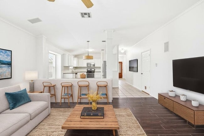 Photo - 1202 Sundrop Pl