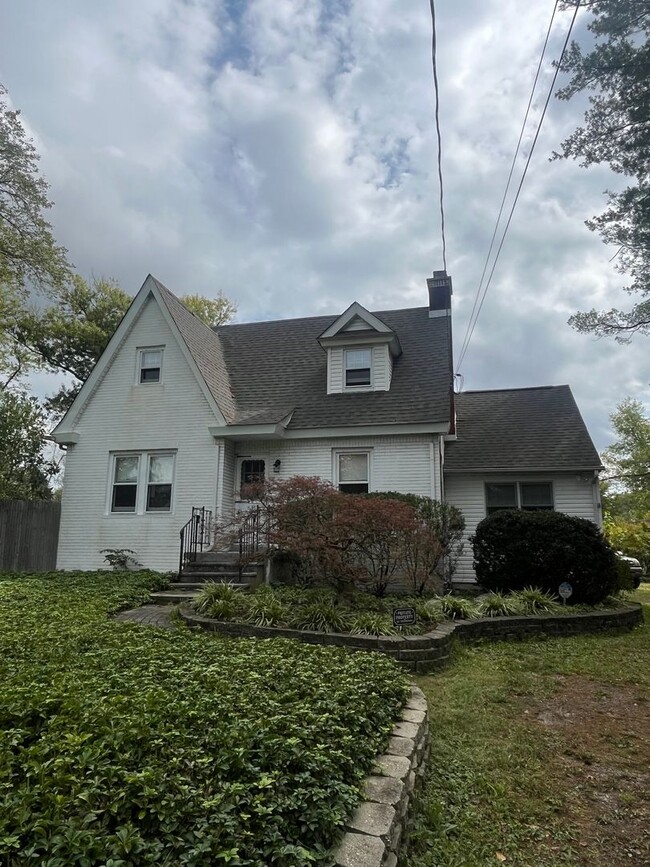 3 Bd / 1.5 Bth Doylestown Home - Central B... - 3 Bd / 1.5 Bth Doylestown Home - Central B...