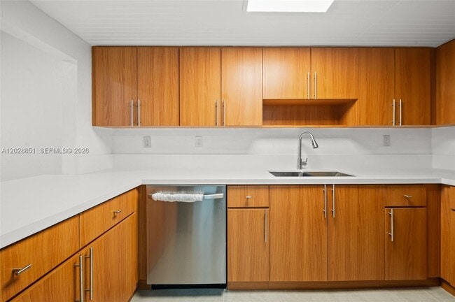 Building Photo - 10090 NW 80th Ct Unit 1447