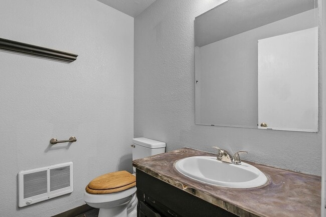 Photo - 2bed, 1.5 bath Duplex with Garage & Fenced Yard!