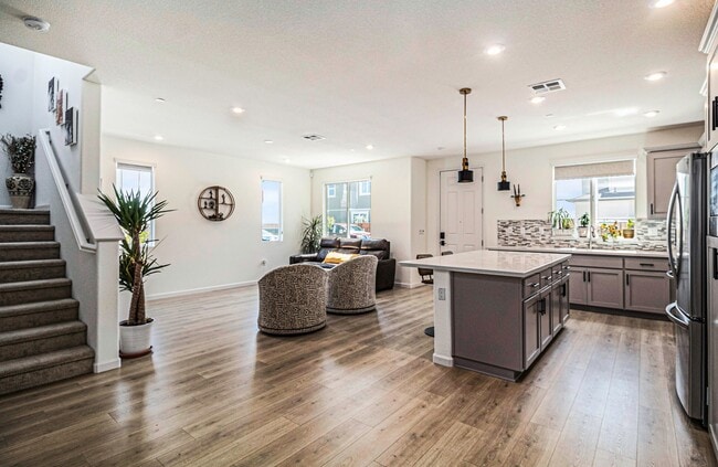 Photo - 1502 Sanctuary St