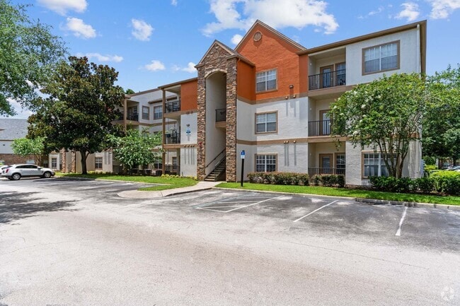 Building Photo - The Monaco at Waterford Lakes Rental