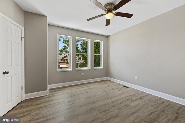 Photo - 1109 Bonaparte Ave