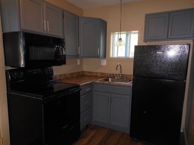 4 Cushing Rd Unit 2