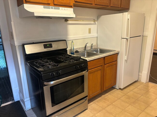 Photo - 2500 N Logan Ave