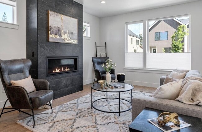 Photo - Gorgeous BRAND NEW 3-Bdr/2.5-bath with Loft in beautiful Sunset Meadows! -Sisters, Oregon