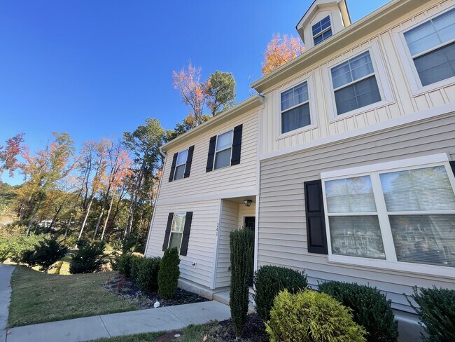 Photo - 201 Socket St