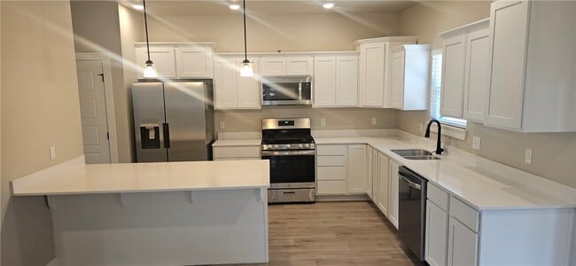 310 W Kinniburgh Dr