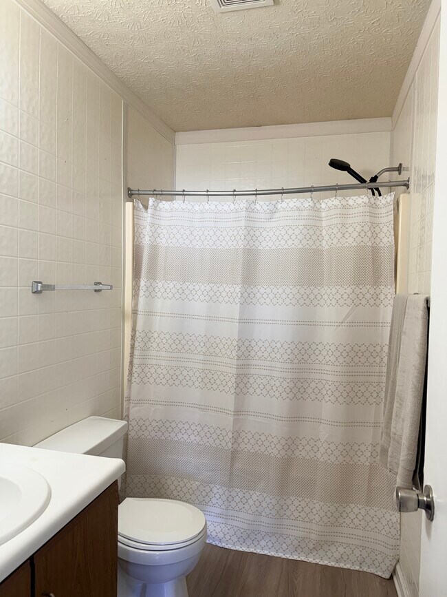 Photo - 24 Duiguid Dr