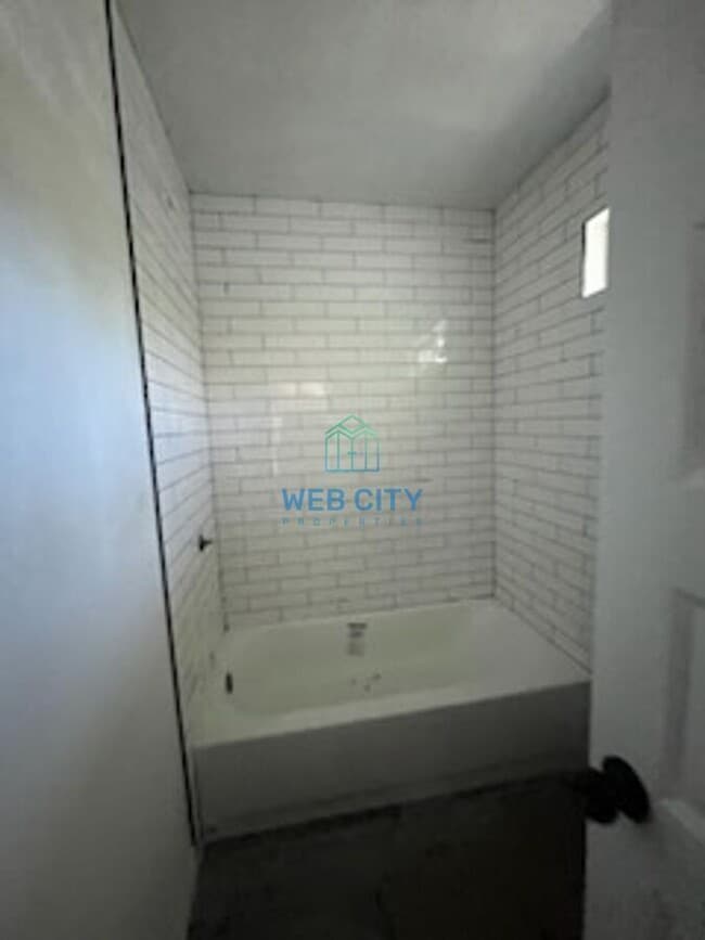 Photo - 9511 Laneyvale Ave