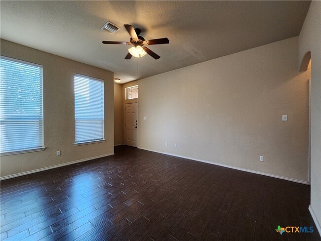 Photo - 501 Creekside Cir