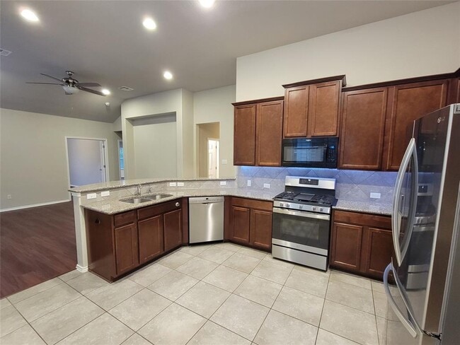 Photo - 537 Peregrine Way