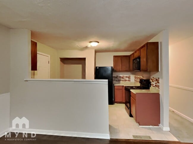 Photo - 593 Cedar Ave NW