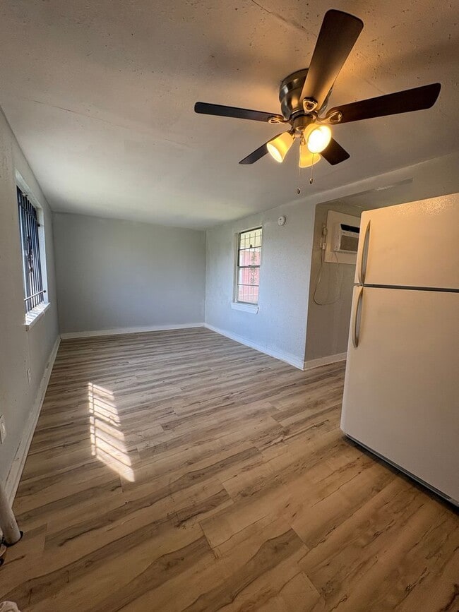 Photo - 3023 Oak Forest Ln