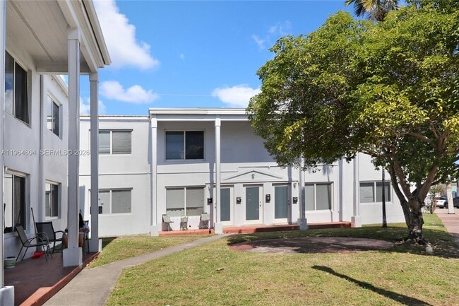 Photo - 8110 Crespi Blvd Unit 3