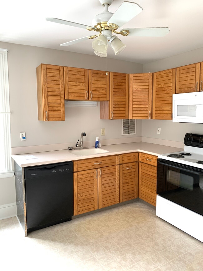 Kitchen - 7 W Afton Ave Unit 1