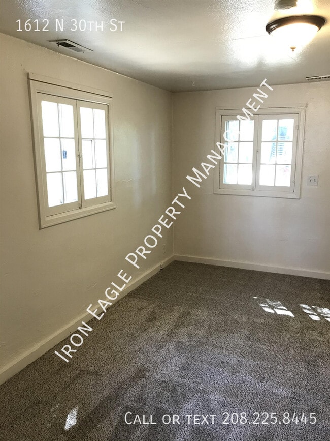 Photo - 1612 N 30th St N