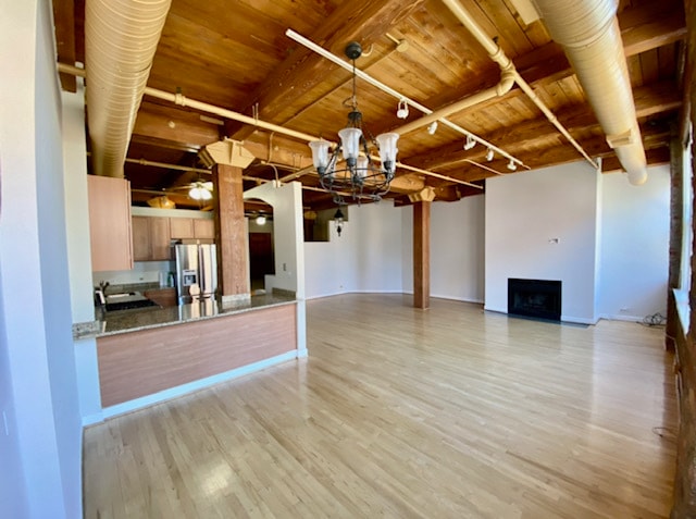 Building Photo - 913 W Van Buren St Unit 5B