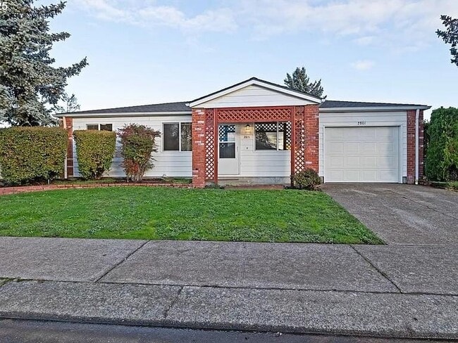 Photo - 2801 Raleigh Ct SE