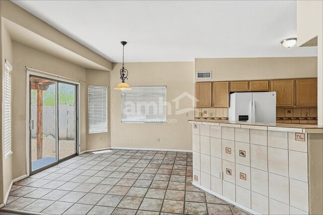 Photo - 1513 W Islington Ave