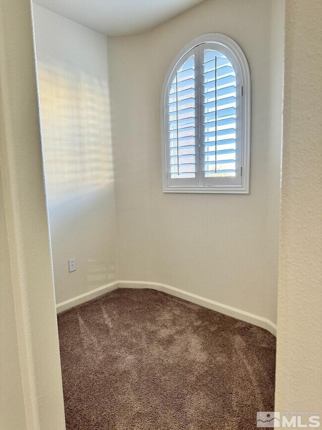 Photo - 1325 S Meadows Pkwy Unidad 524