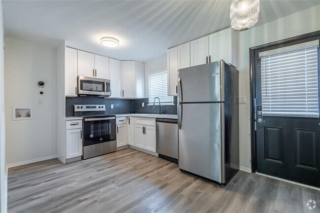 Building Photo - 740 Mozley Dr SE Rental
