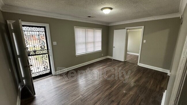 Photo - 3645 Guernsey Ave