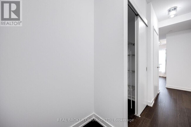 Photo - 1030 King St W Unit Ph 25