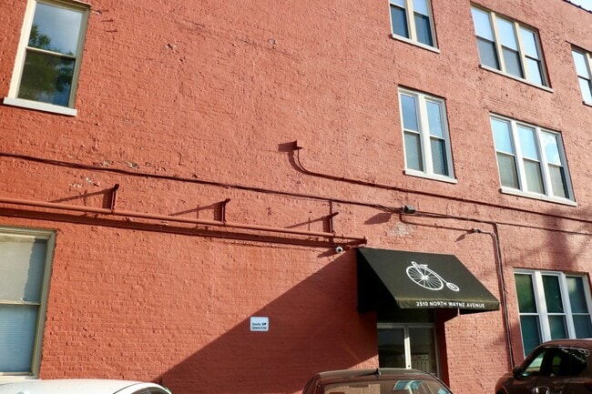 Building Photo - 2510 N Wayne Ave Unit 211 Rental
