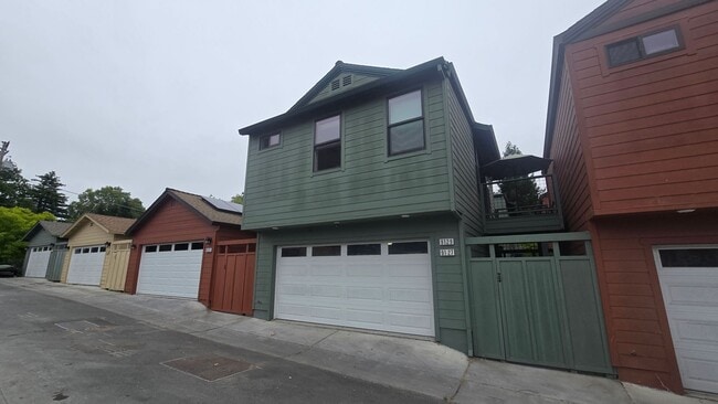 Newer 3-bedroom, two-story home located ju... - Newer 3-bedroom, two-story home located ju...
