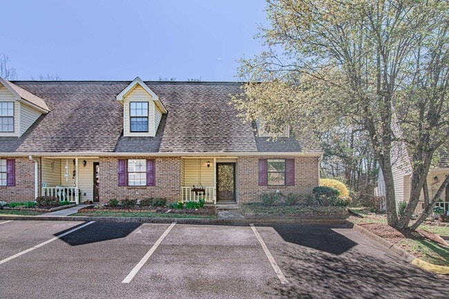 Building Photo - Knoxville 37938 - 2 bedroom, 2 bath home - Contact Jean Chung (865) 386-1022