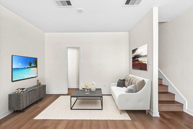 Photo - 2005 Sealy Ave