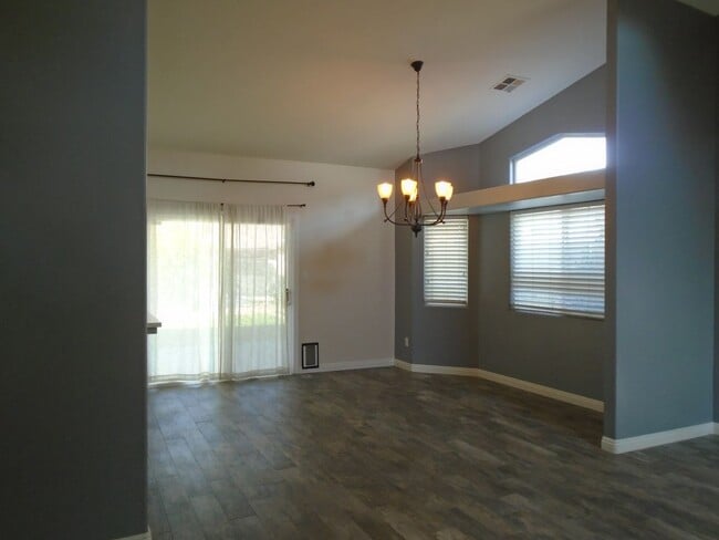 Photo - NW-WITH POOL !