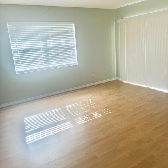 Photo - 6911 NW Dorothy St