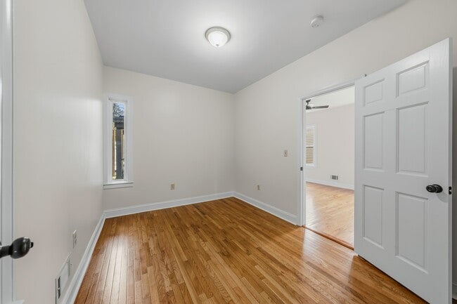 136-138-138 Elm St